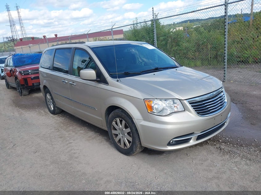 2016 CHRYSLER TOWN & COUNTRY auction photo 1