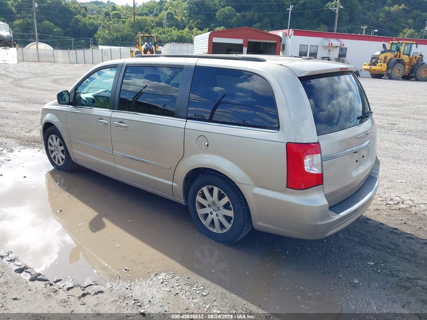 2016 CHRYSLER TOWN & COUNTRY auction photo 3
