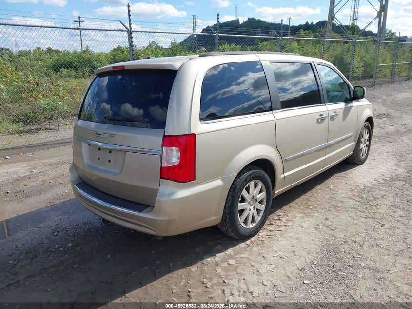 2016 CHRYSLER TOWN & COUNTRY auction photo 4