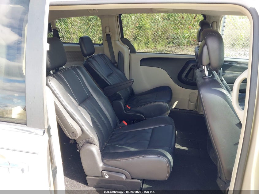 2016 CHRYSLER TOWN & COUNTRY auction photo 8