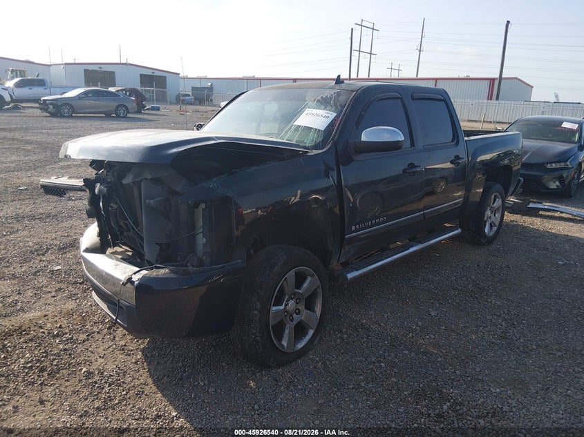 2008 Chevrolet Silverado, Right Front, IAAI, VIN 3GCEC13J18G256131 — photo 2