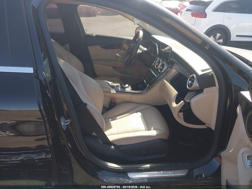 MERCEDES-BENZ C 300 2019 VIN WDDWF8DB6KR516192