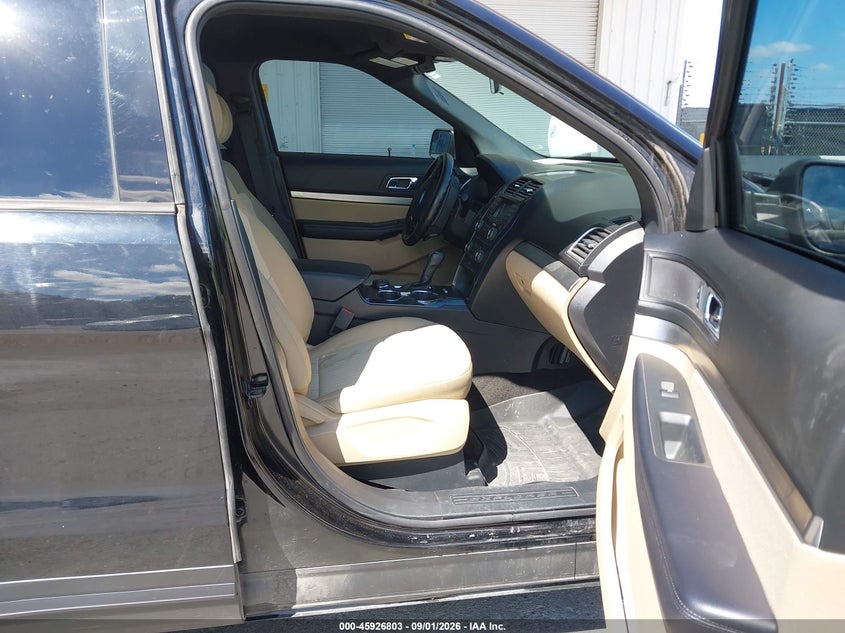 2017 FORD EXPLORER auction photo 5