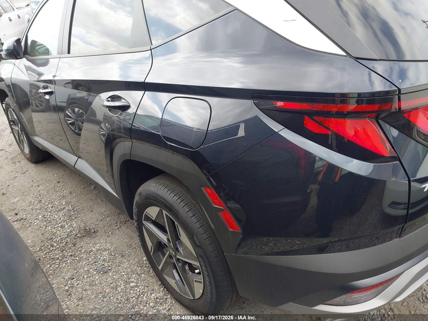 2026 HYUNDAI TUCSON HYBRID auction photo 3
