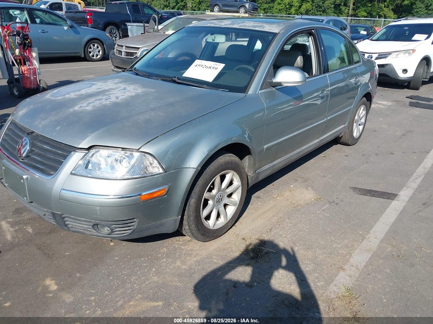2004 VOLKSWAGEN PASSAT auction photo 2