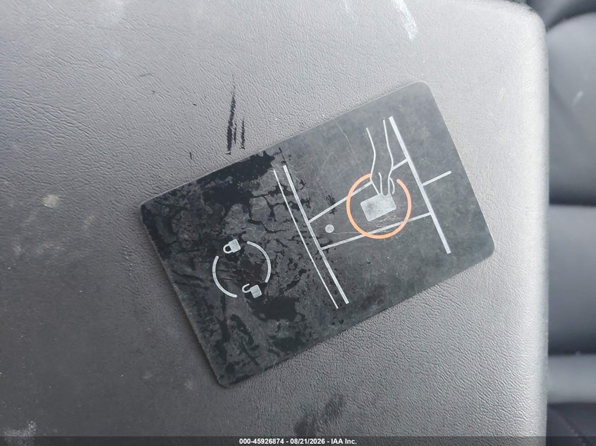 TESLA MODEL 3 - zdjęcie 11