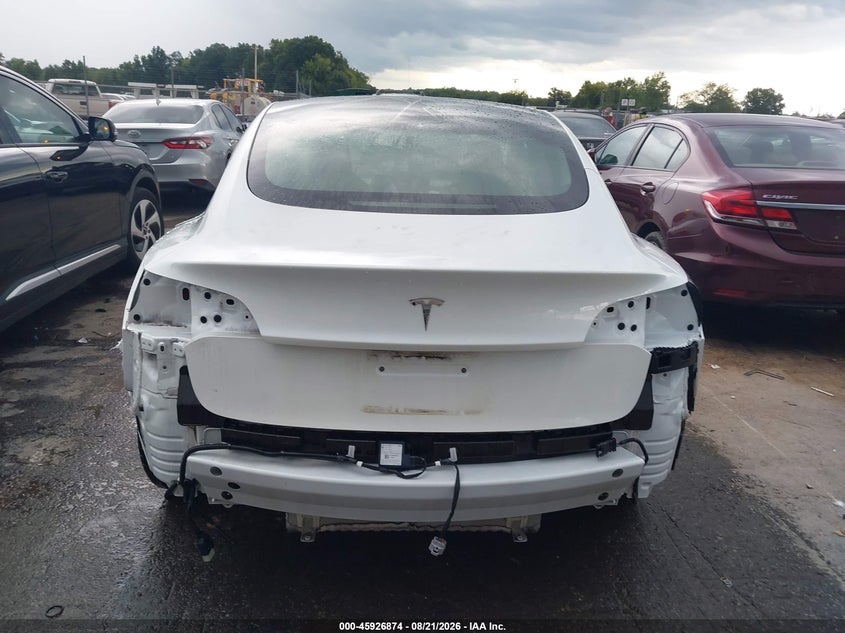 TESLA MODEL 3 - zdjęcie 17