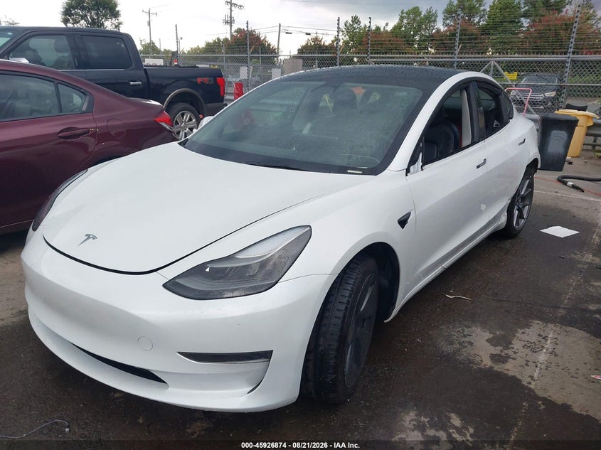 TESLA MODEL 3 - zdjęcie 2