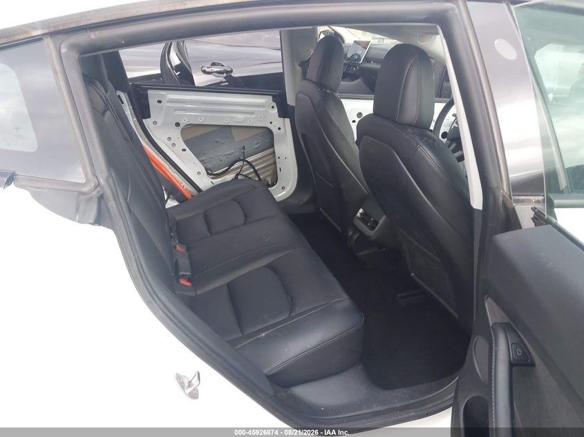 TESLA MODEL 3 - zdjęcie 8