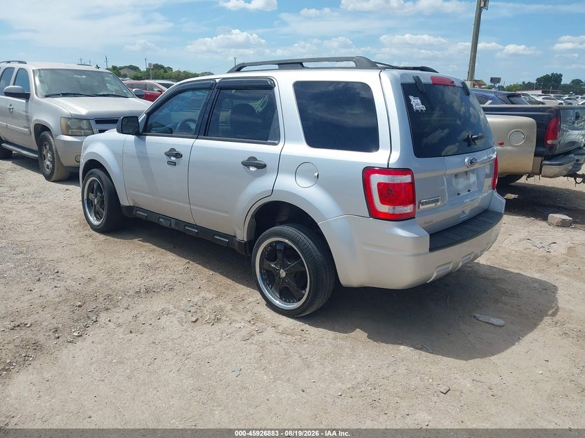 Vin: 1fmcu0d77akd08132, lot: 46425971, ford escape xlt 20103