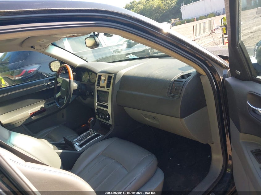 2005 CHRYSLER 300C auction photo 5