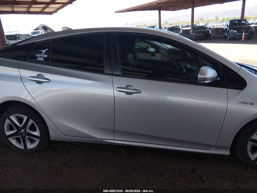 TOYOTA PRIUS - zdjęcie 13
