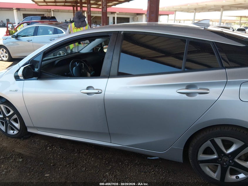 TOYOTA PRIUS - zdjęcie 14