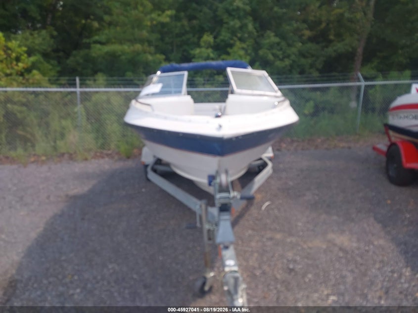 2005 BAYLINER 195 CLASSIC RUNABOUT auction photo 6