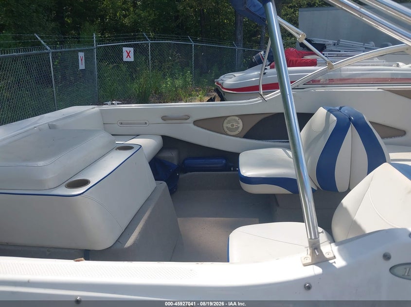 2005 BAYLINER 195 CLASSIC RUNABOUT auction photo 8