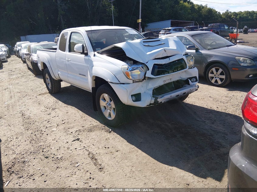 2013 TOYOTA TACOMA auction photo 1