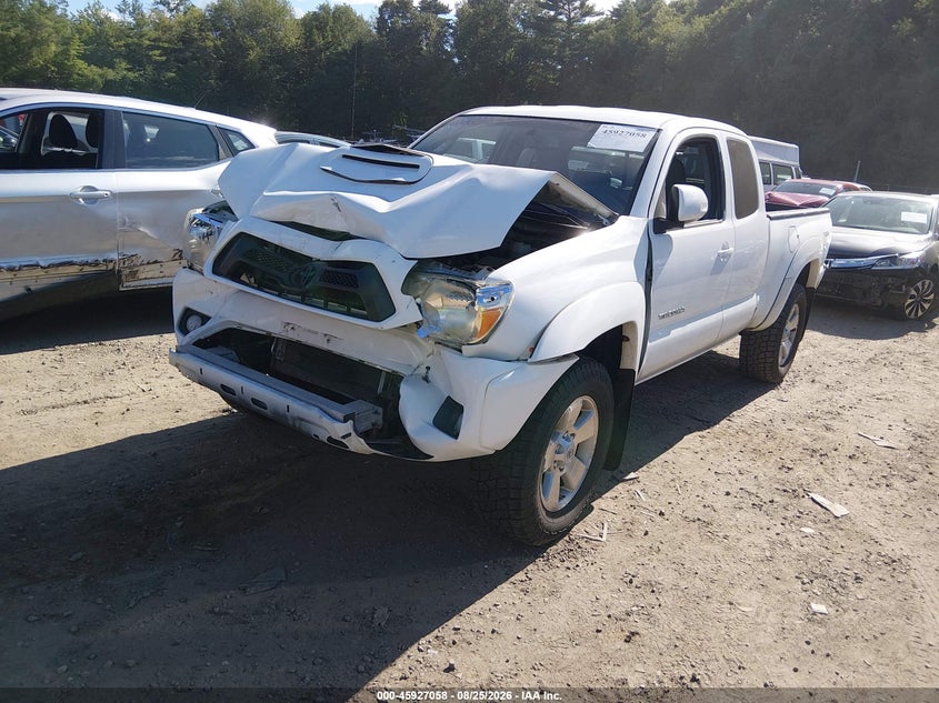 2013 TOYOTA TACOMA auction photo 2