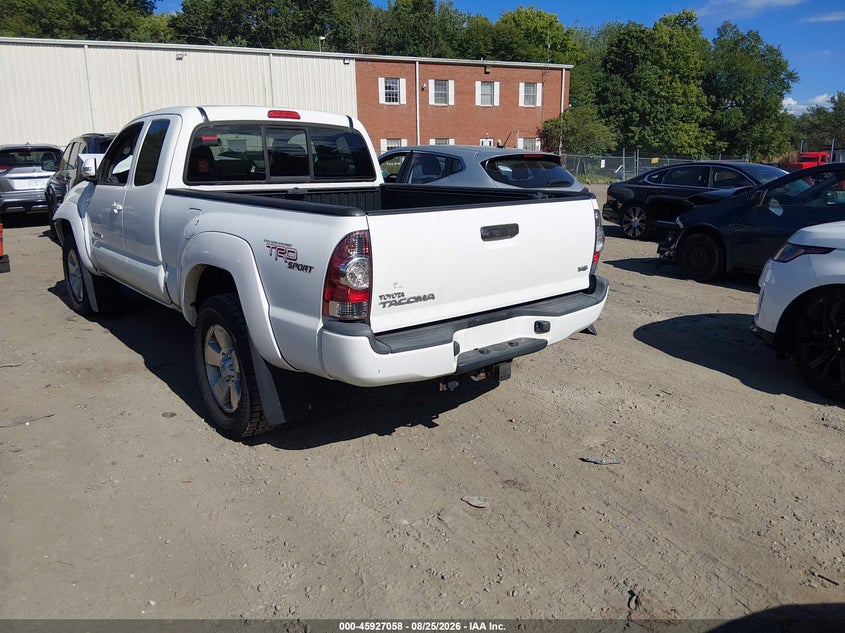 2013 TOYOTA TACOMA auction photo 3