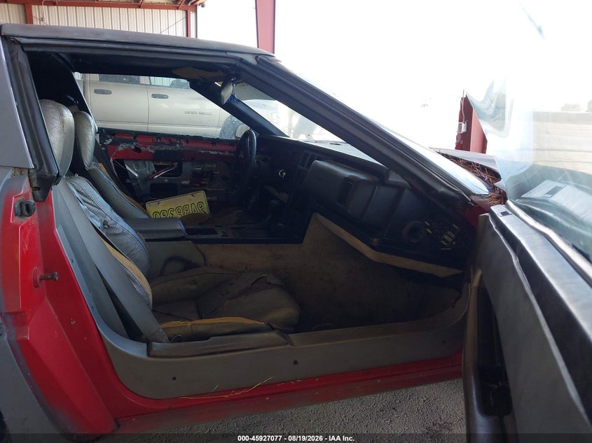 1985 CHEVROLET CORVETTE auction photo 5