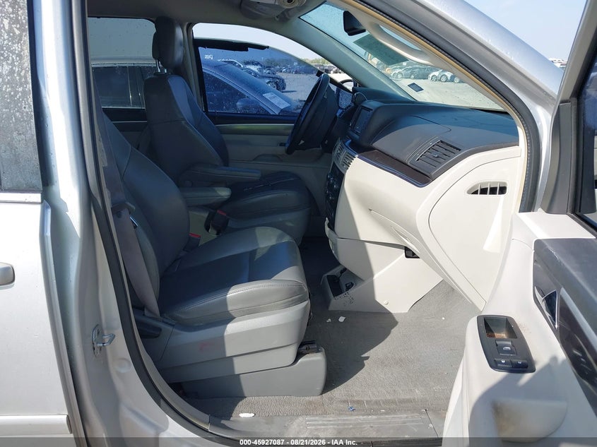 2010 VOLKSWAGEN ROUTAN — zdjęcie 5