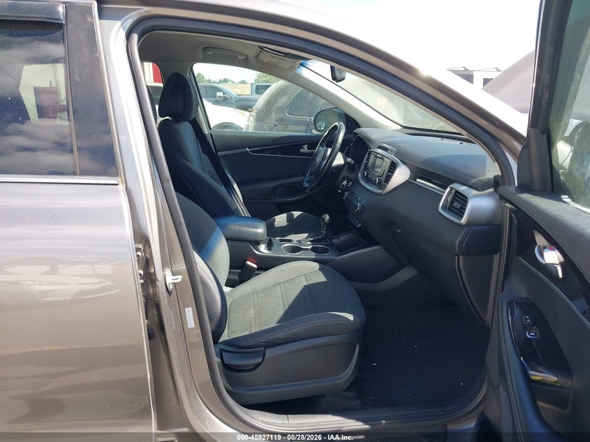 2016 KIA SORENTO auction photo 5