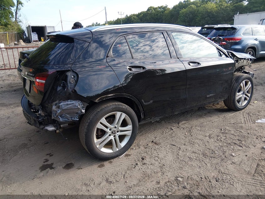 MERCEDES-BENZ GLA 250 - zdjęcie 4