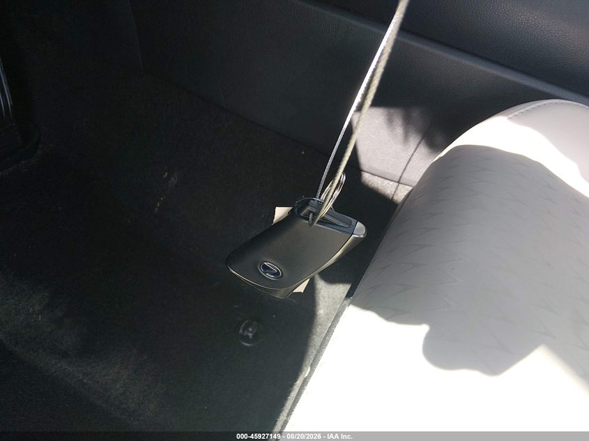 LEXUS UX 250H - zdjęcie 11