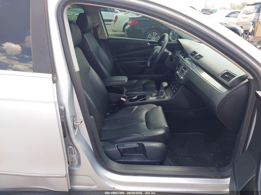 2008 VOLKSWAGEN PASSAT auction photo 5