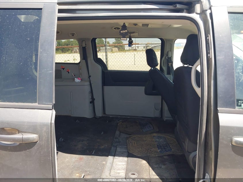 2010 DODGE GRAND CARAVAN auction photo 8
