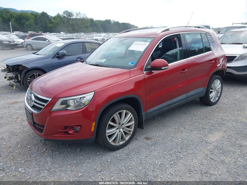 2011 VOLKSWAGEN TIGUAN auction photo 2