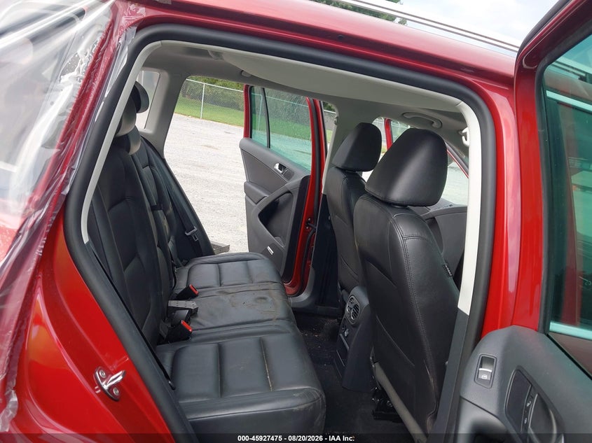 2011 VOLKSWAGEN TIGUAN auction photo 8