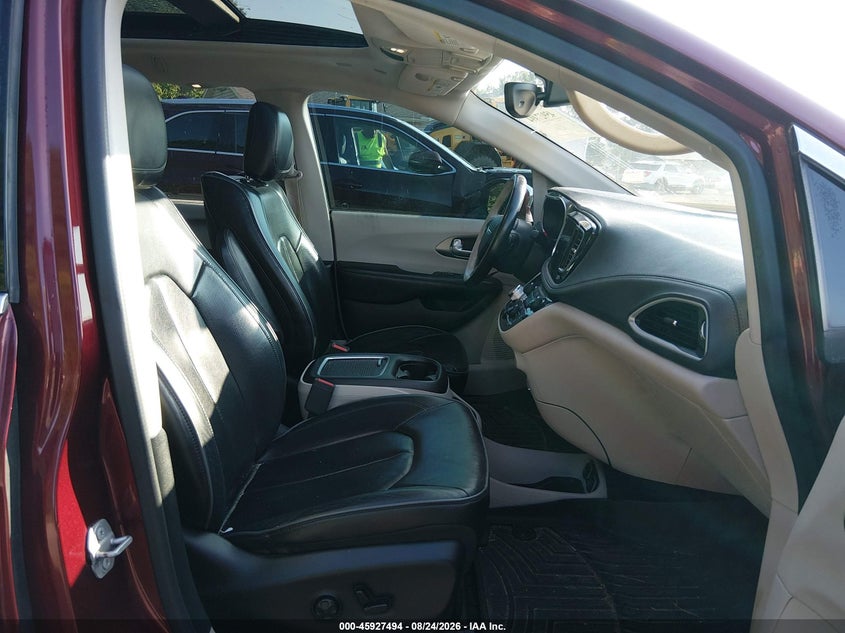 CHRYSLER PACIFICA 2018 VIN 2C4RC1GGXJR251753