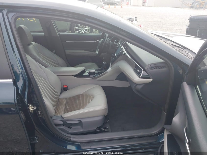 2019 TOYOTA CAMRY auction photo 5
