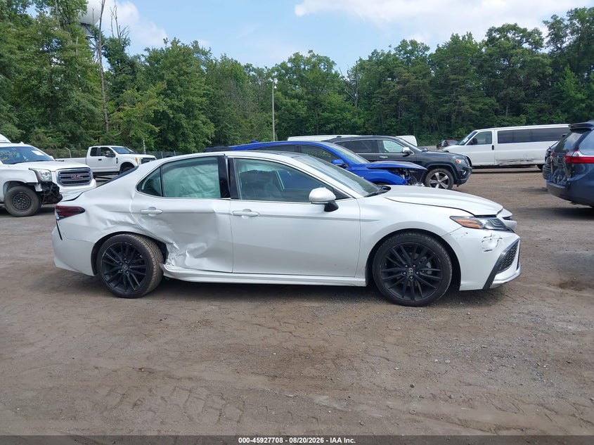 TOYOTA CAMRY - zdjęcie 13