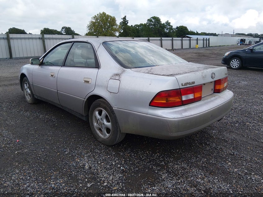 1997 LEXUS ES 300 auction photo 3