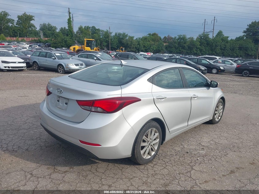 2015 HYUNDAI ELANTRA auction photo 4