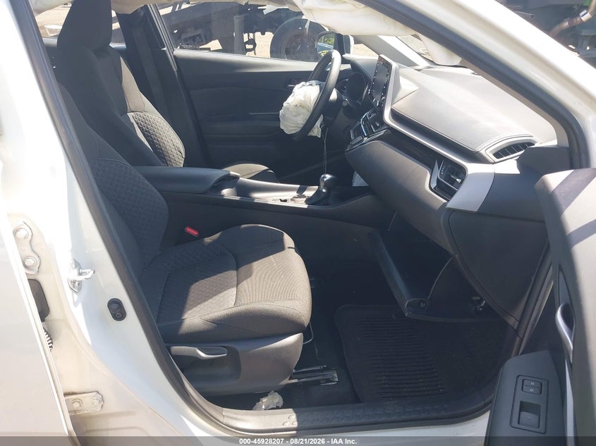 2020 TOYOTA C-HR auction photo 5