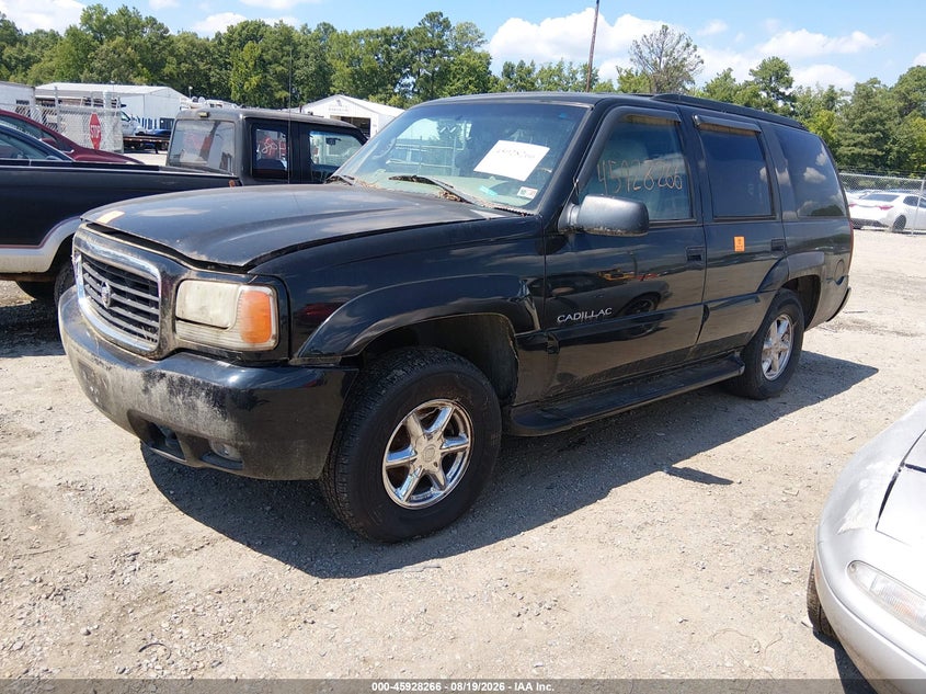 2000 CADILLAC ESCALADE auction photo 2