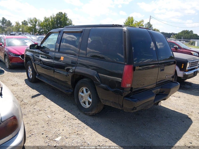 2000 CADILLAC ESCALADE auction photo 3