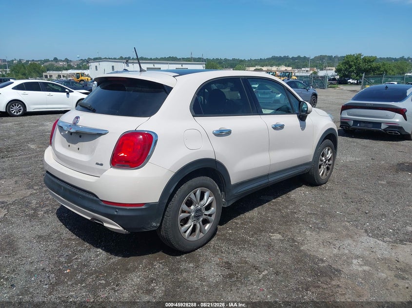 2016 FIAT 500X auction photo 4