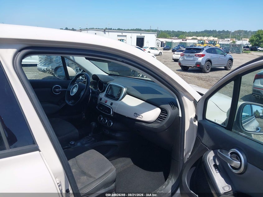 2016 FIAT 500X auction photo 5