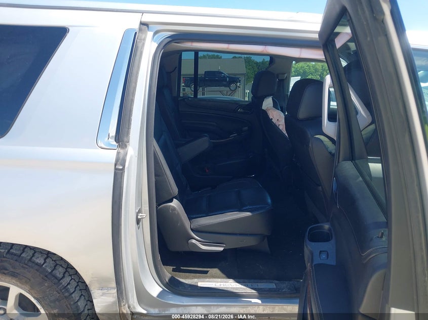 CHEVROLET SUBURBAN - zdjęcie 8