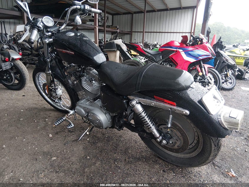 HARLEY-DAVIDSON XL883 2005