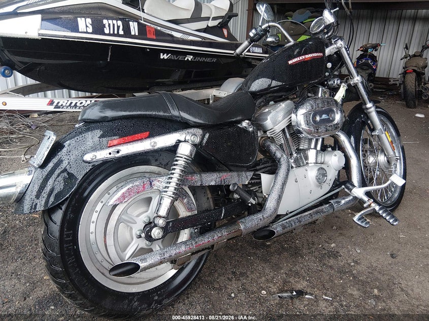 HARLEY-DAVIDSON XL883 2005