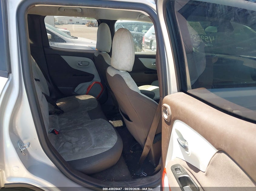 2015 JEEP RENEGADE auction photo 8