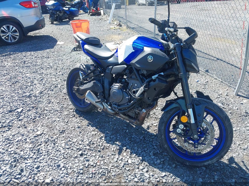 2025 Yamaha Mtn690