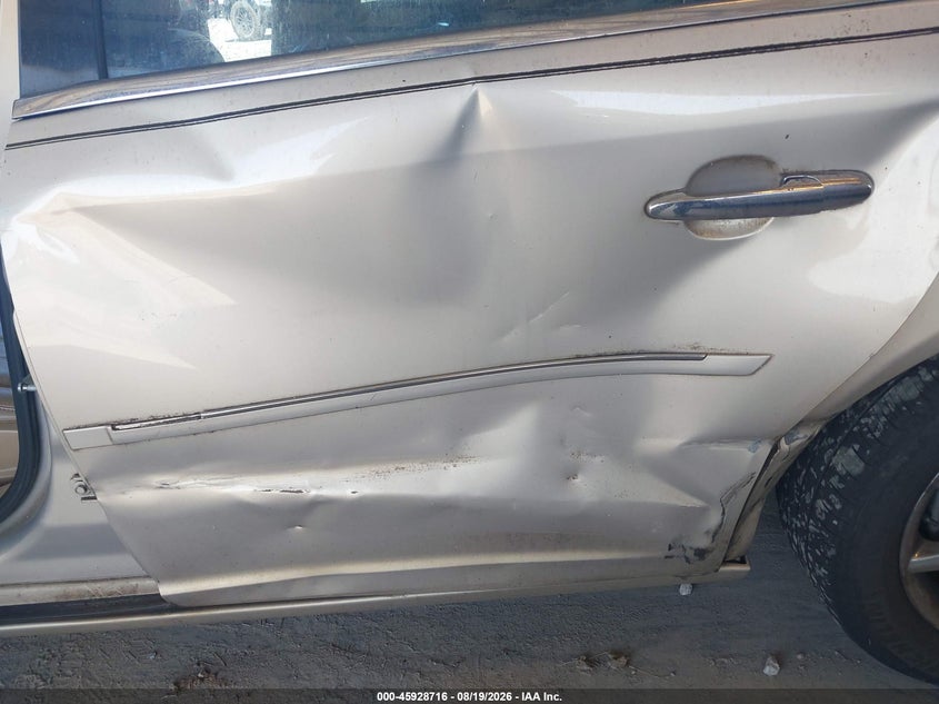 2008 BUICK LUCERNE auction photo 6