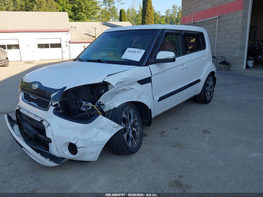 2013 Kia Soul, Left Front, IAAI, VIN KNDJT2A60D7587517 — photo 2