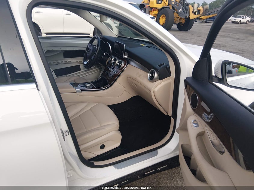 MERCEDES-BENZ GLC 300 - zdjęcie 5