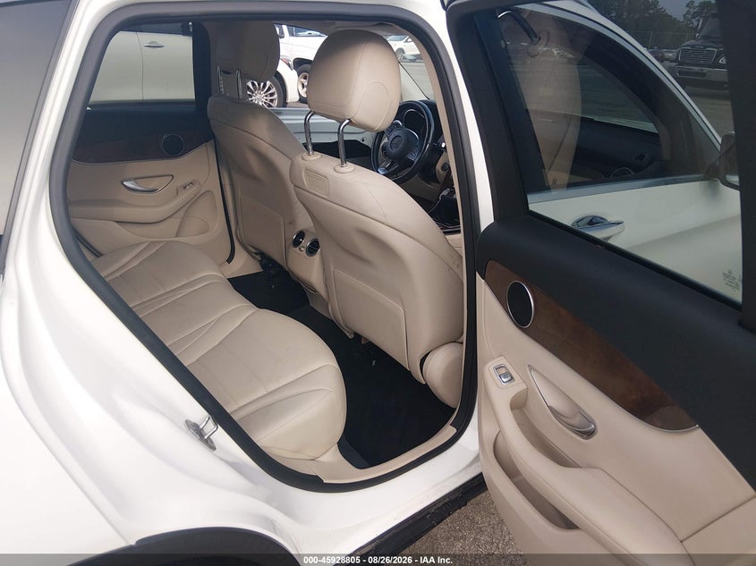 MERCEDES-BENZ GLC 300 - zdjęcie 8